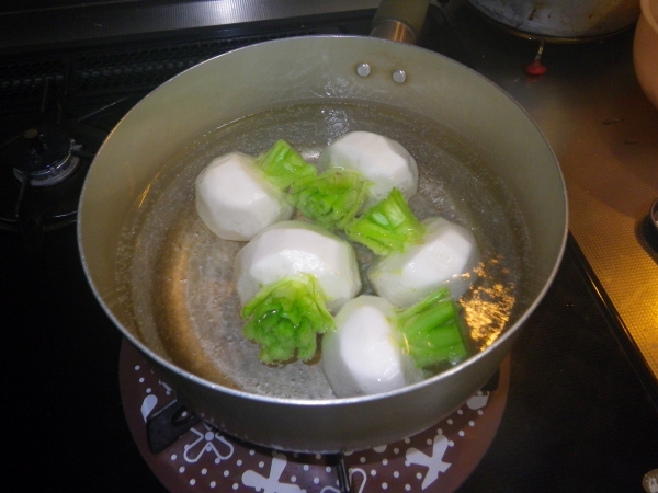 ふんわり鶏団子とかぶのスープ煮